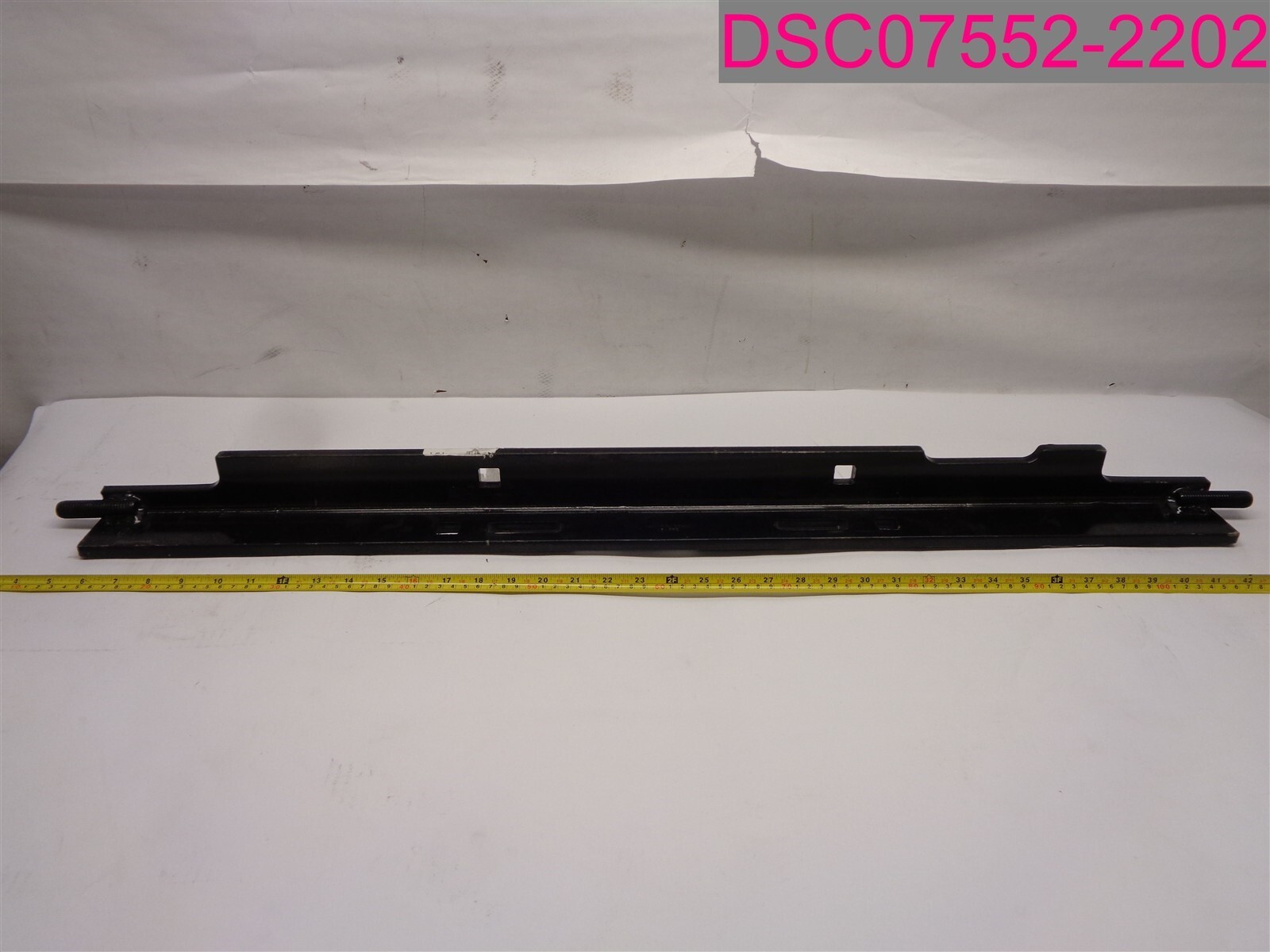 B22121, Black Metal 34-1/4″L x 2-1/2″ x 2-1/2″, 9/16″ Thread