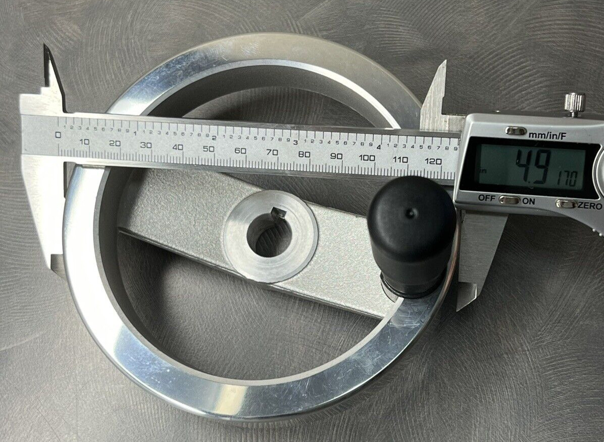 JW WINCO NEVER USED HANDWHEEL .500″ BORE WITH FOLDING HANDLE