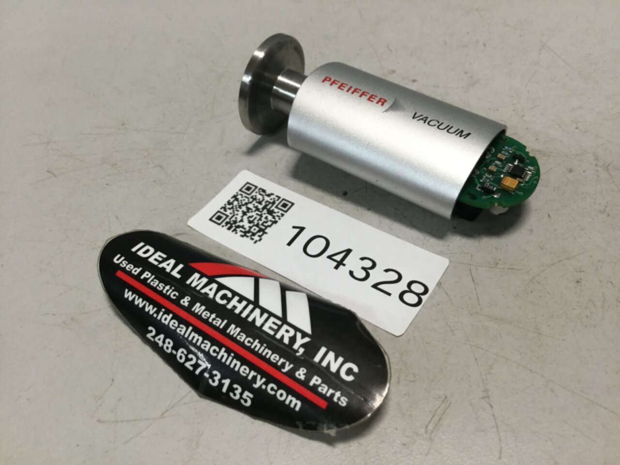 PFEIFFER Compact Pirani Gauge TPR280 PTR26950 Scratch & Dent #104328