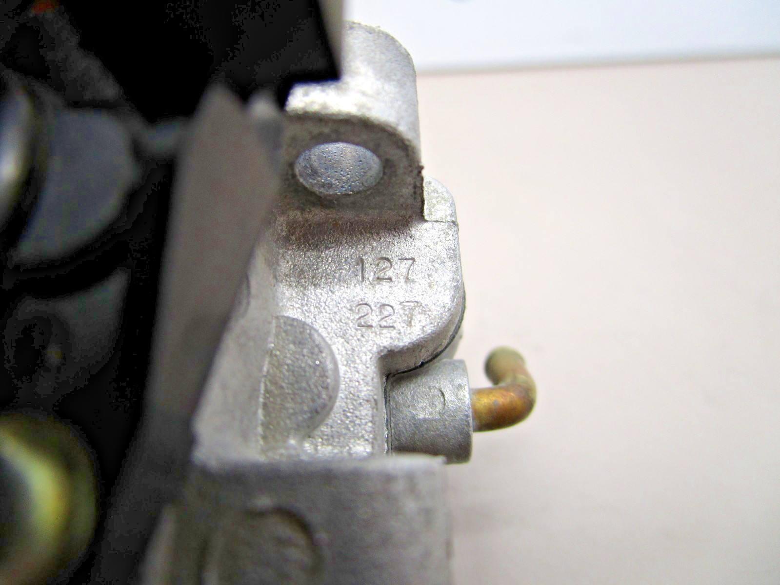 Honda GX31 Engine Carburetor Assembly Walbro WYL 127 16100-ZM5-809