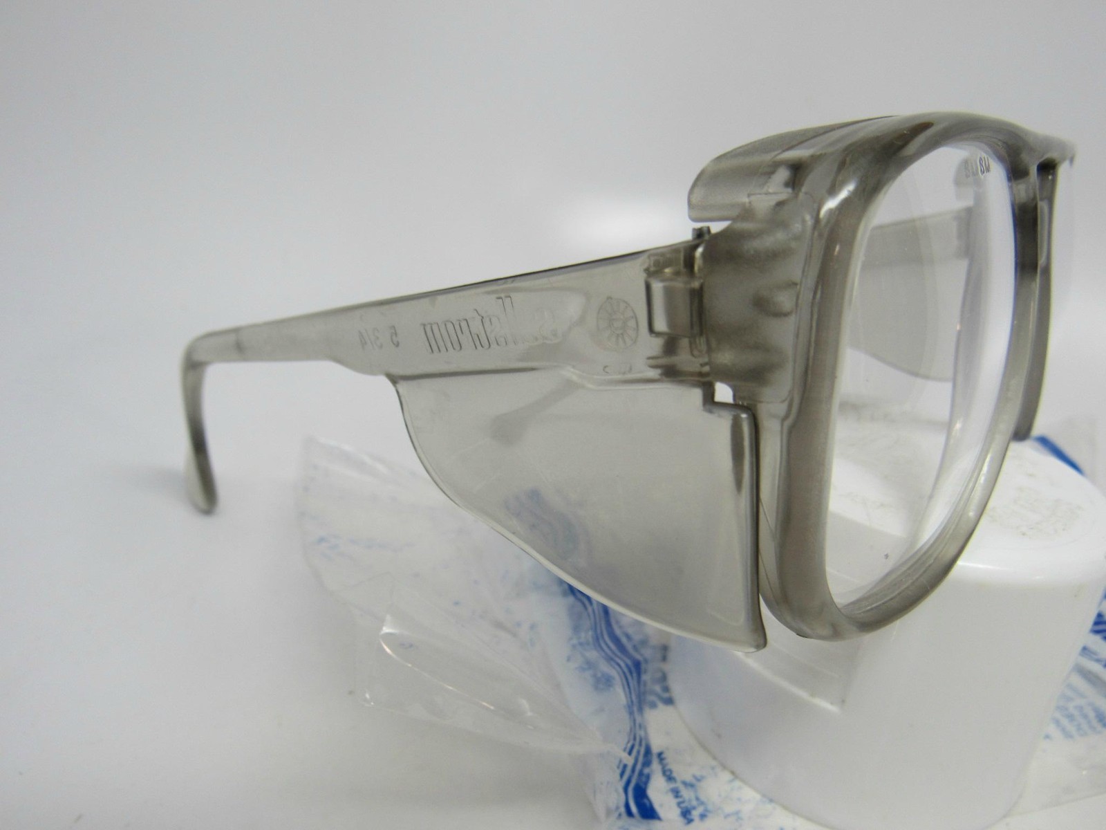 Sellstrom Safeguards Safety Glasses 5 3/4 Clear Z87.1 Charcoal Frame Cl. Poly.