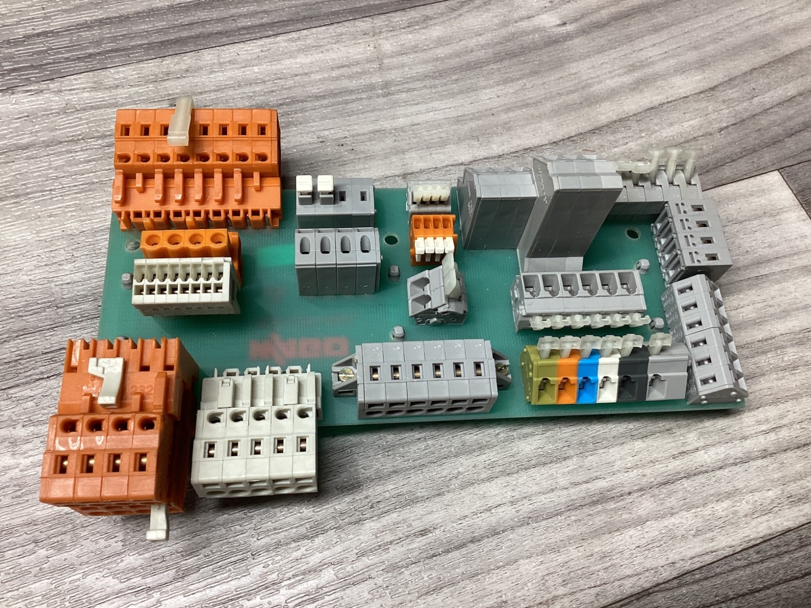 WAGO 1-800-DIN-RAIL PCB-031 #115X61