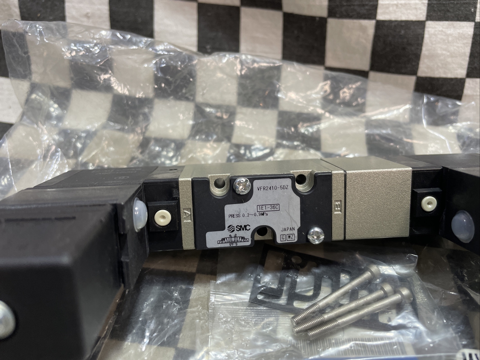 SMC VFR2410-5DZ, VFR24105DZ, SOLENOID VALVE 4/5 PORT, SHIPSAMEDAY#1640Q13