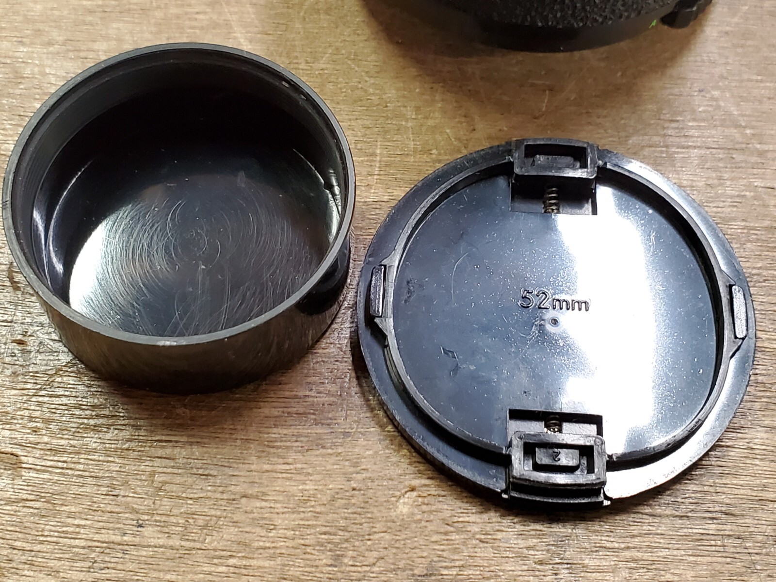 Tamron F System 28mm F/2.8 Automatic Wide Angle Lens, M42 Mount, 52mm, Caps