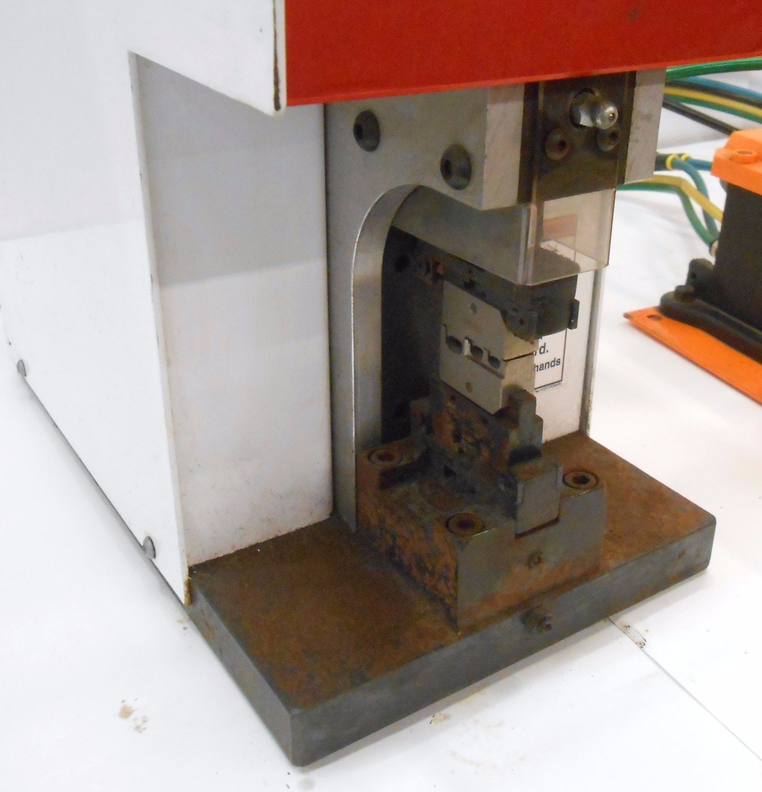 SCHLEUNIGER CT 35 PNEUMATIC CRIMPING MACHINE, 85-110 PSI, 0.78″ MAX STROKE