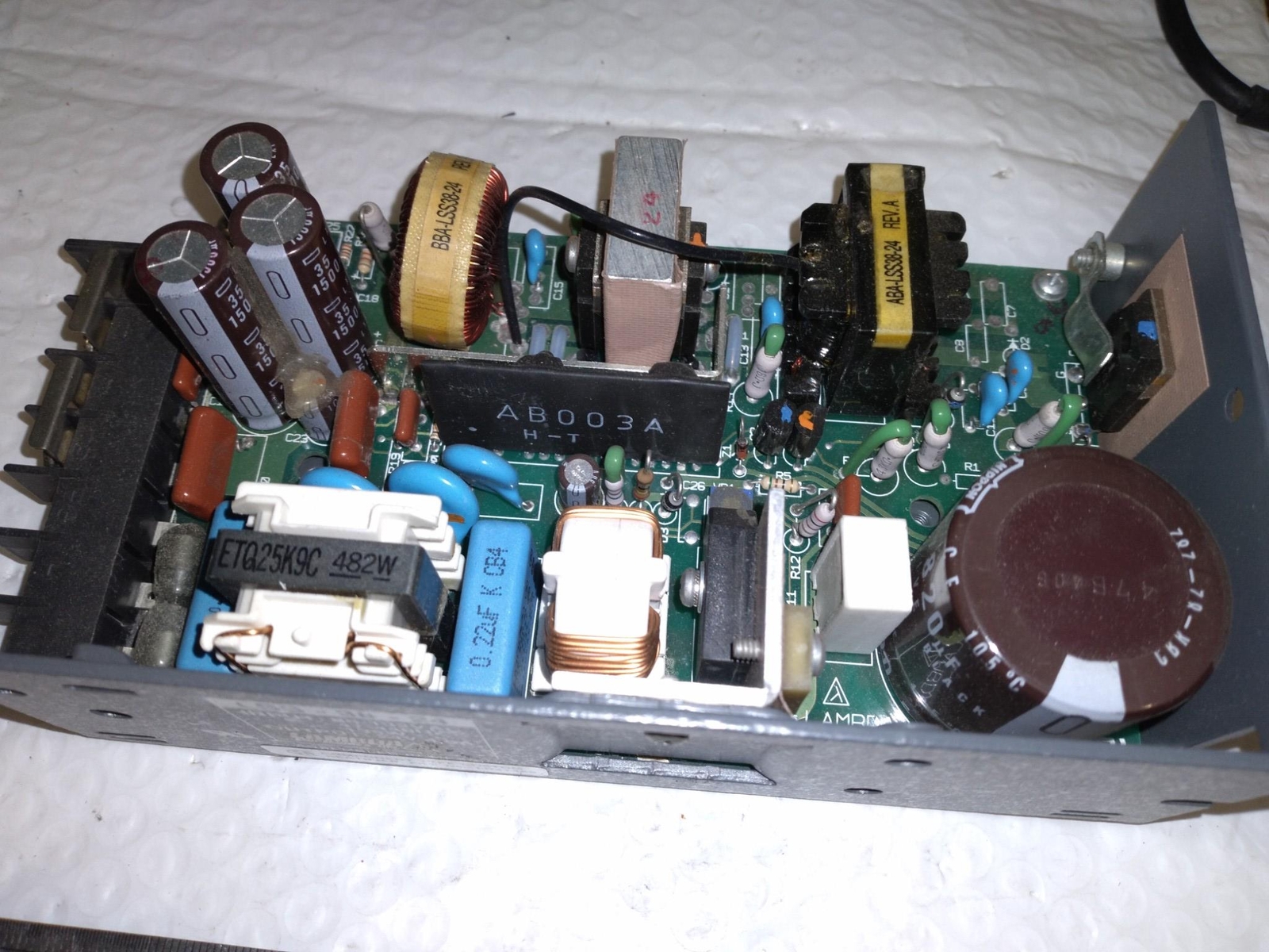 LAMBDA HAL-02-686R-B LAMBDA LSS-38-24 85-132VAC 47-440HZ 135W 24V 4.5A