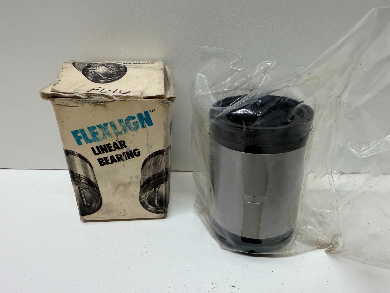 NEW IN BOX! BARDEN LINEAR BEARING FL-16