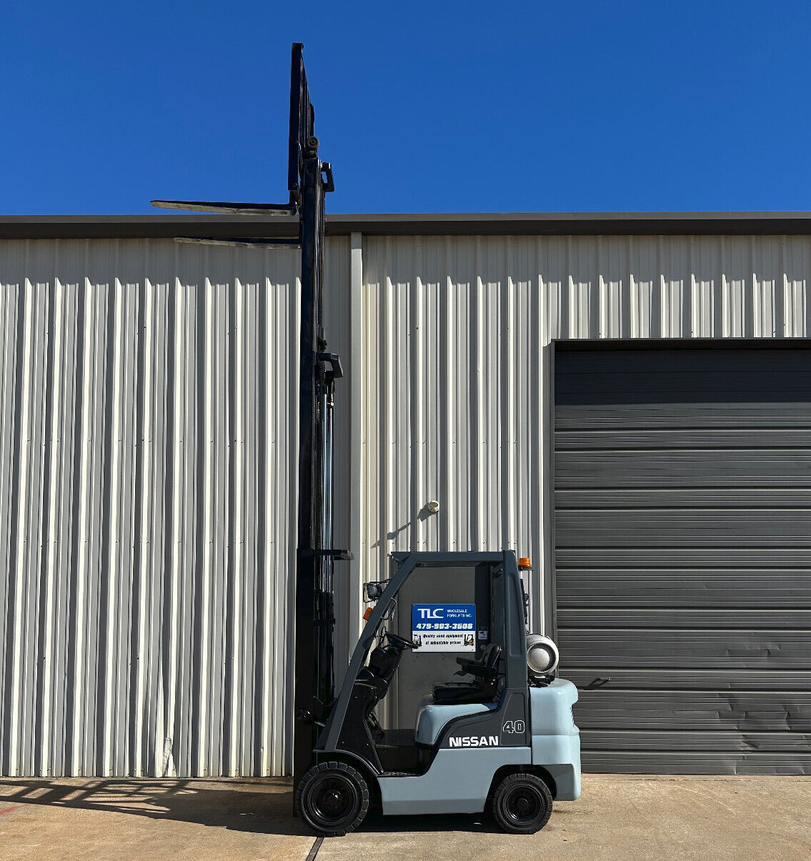 2013 Nissan Propane Forklift MP1F1A20LV 4000lb lift Triple 187″ – 2084 hrs