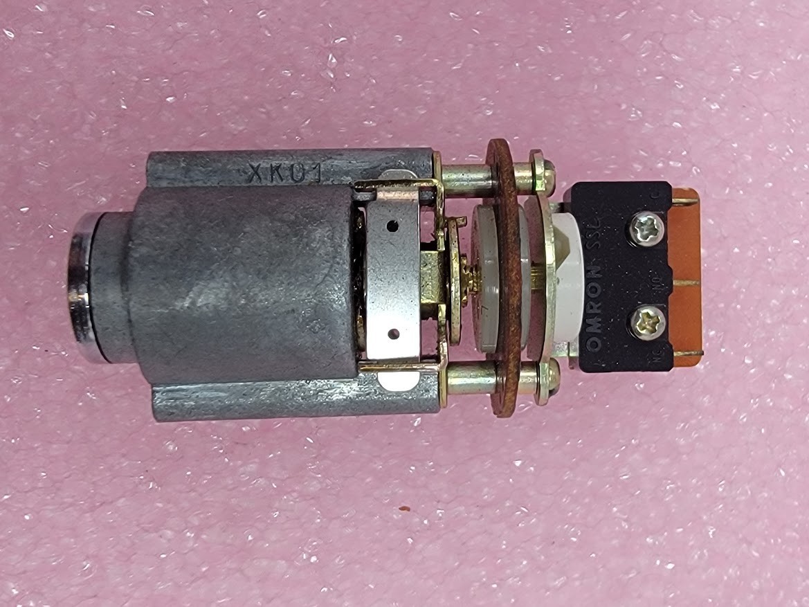 SMK – XK01 KEY SWITCH – Switch, Key, SPDT, 3 Access Levels. New