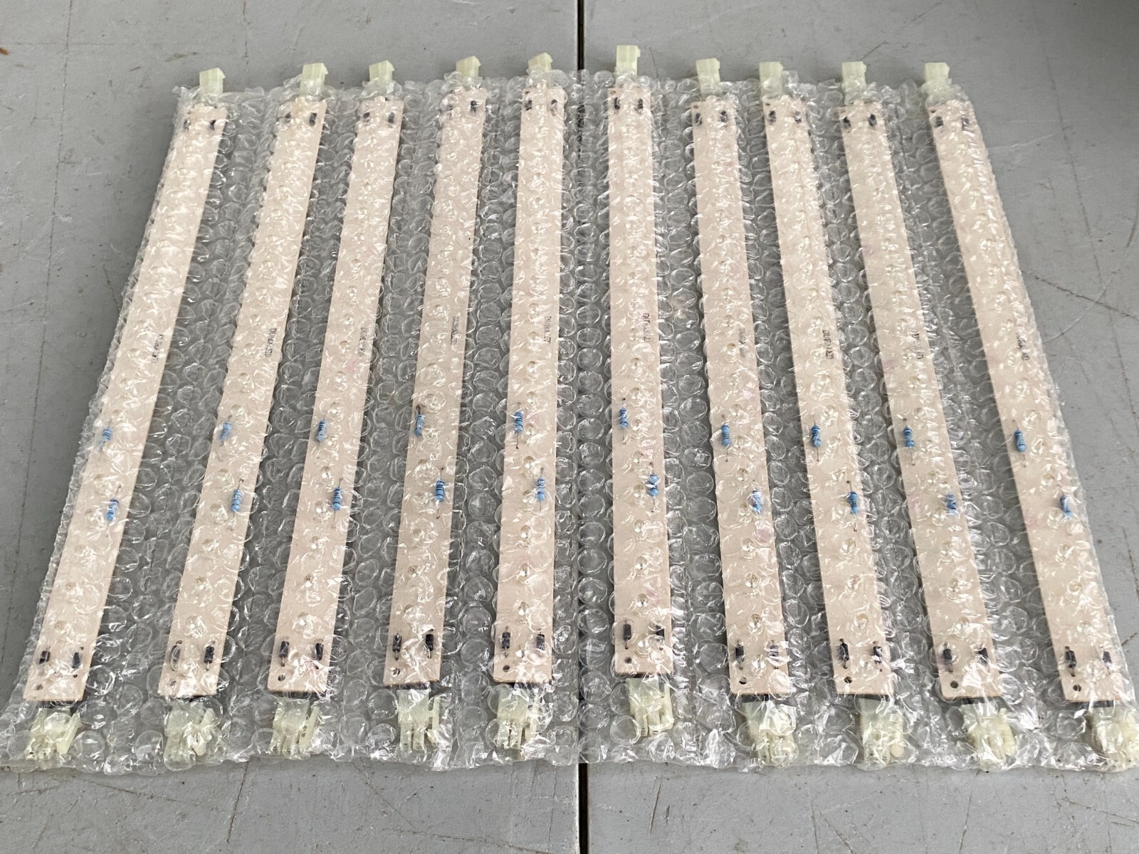 180 DURALED FLAT 12″ IN-LINE 20 LED STRIP RED 24V LED SIGN SIGNAL