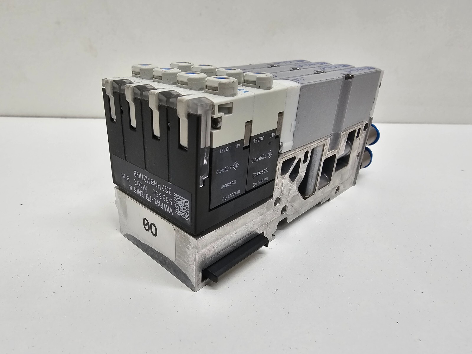 LOT OF (4) GOOD USED! FESTO SOLENOID VALVES 533346 W/ BASE 533352 533360
