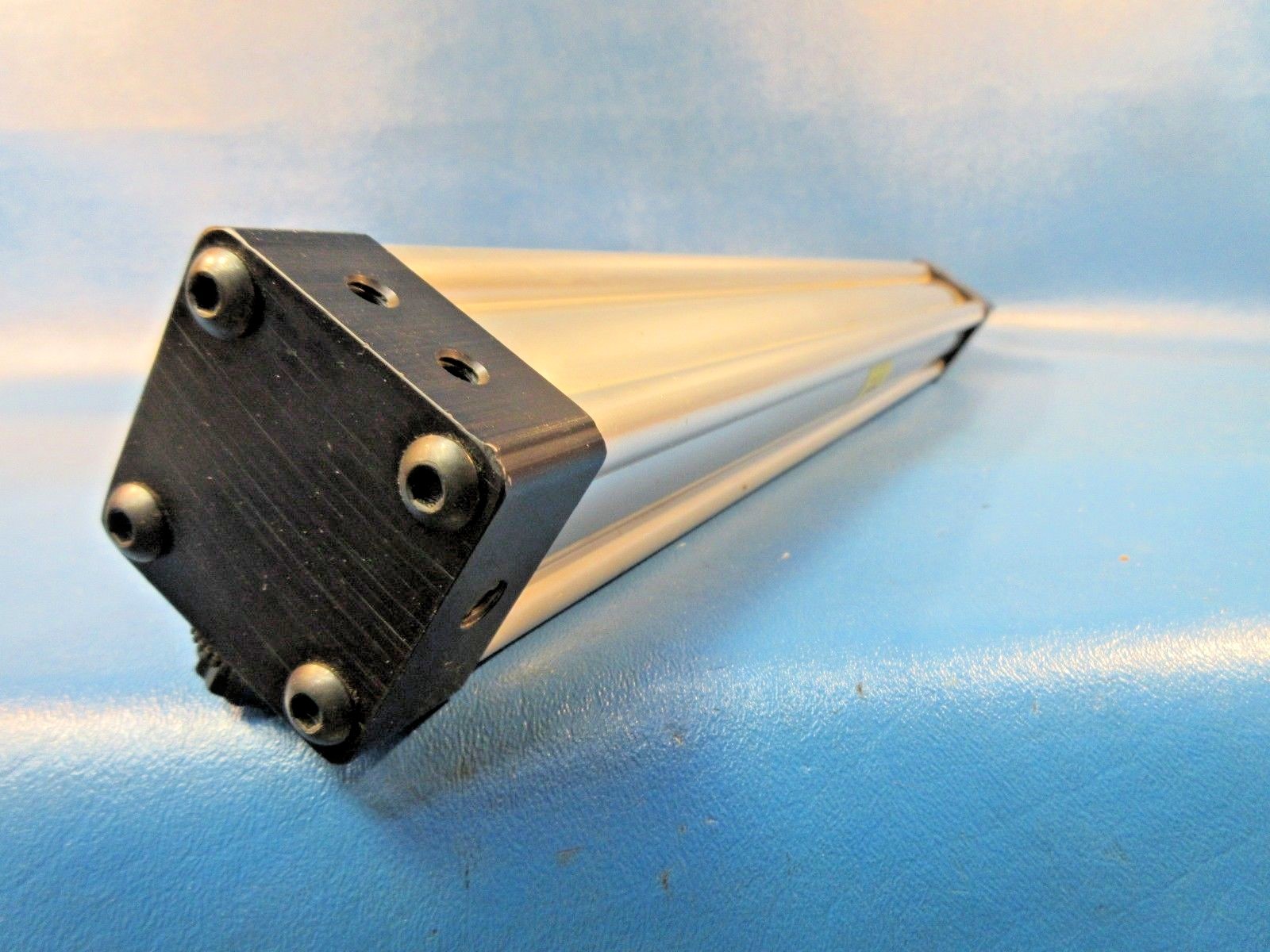 Parker CF2MAUS18AC, Ser 2MA 1.5, 1-1/2 Bore, 16″ Stroke 01.50 CF2MAUS18AC 16.000