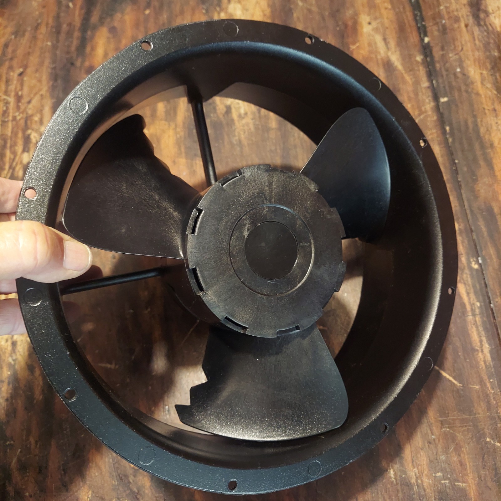 Caravel CLE2L2 115VAC Industrial Cooling Fan 172mm 50/60Hz