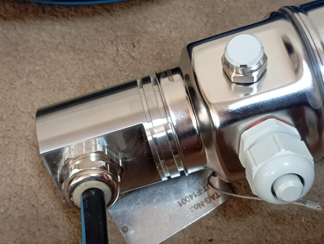 Endress+Hauser / Deltapilot M / Hydrostatic Pressure Transmitter / FMB53-LVP4/0