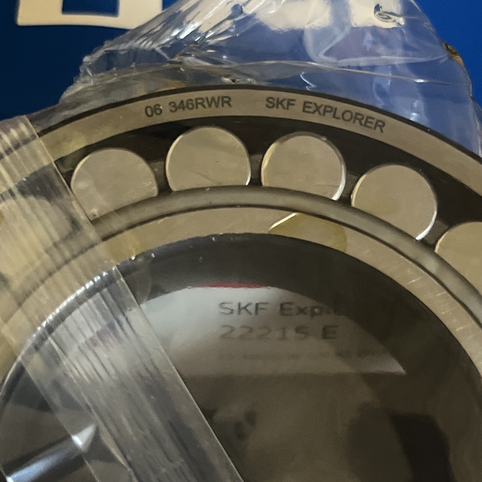 NOS SKF EXPLORER 22215 E ROLLER BEARING