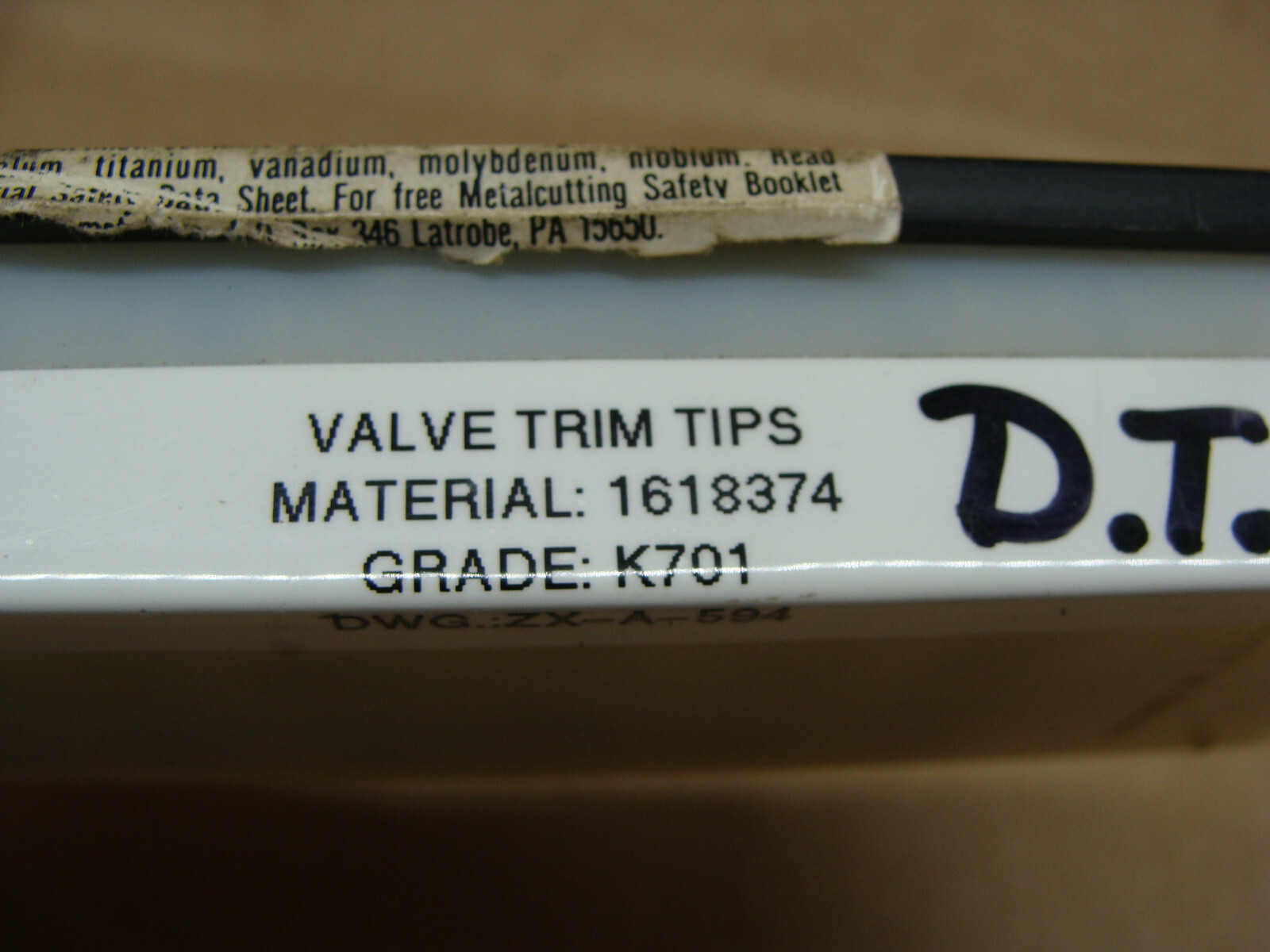 BOX OF 8 KENNAMETAL VALVE TRIM TIPS MAT: 1618374 SAP: 100773084 GRADE: K701