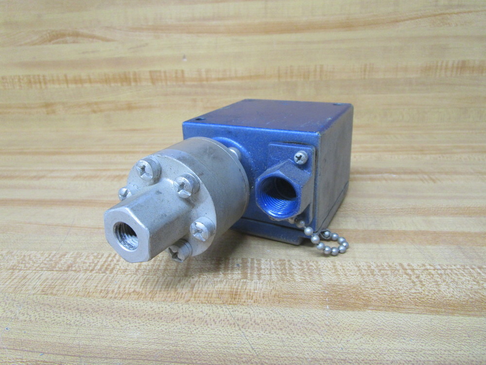 ITT Neo-Dyn 200P1-8C3 Adjustable Pressure Switch 200P18C3