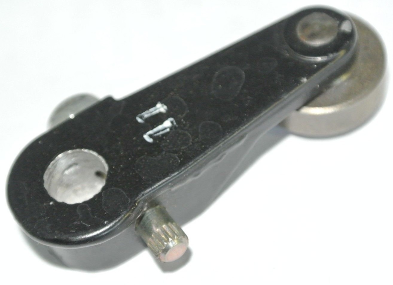 GE CR215GL11 – LIMIT SWITCH ROLLER LEVER 1.5″ RADIUS – STEEL ROLLER NEW SURPLUS