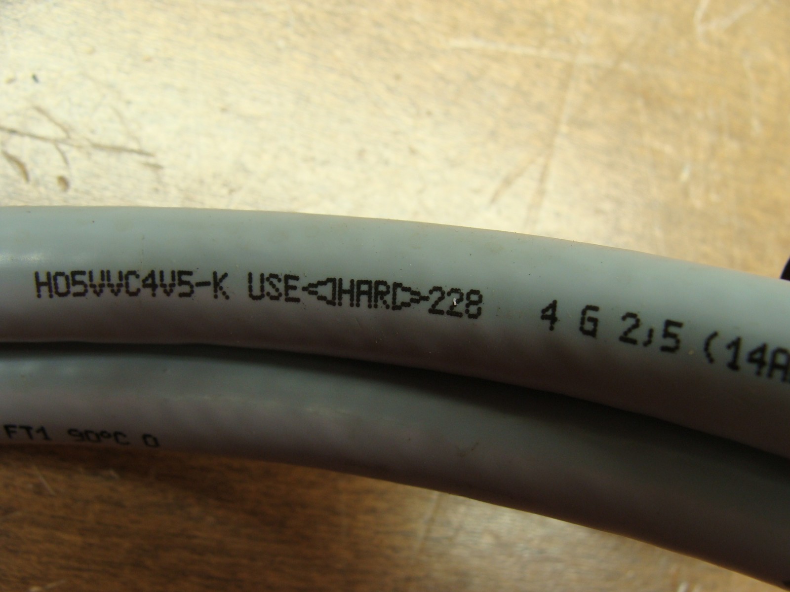 LAPP OLFLEX INDUSTRIAL CONTROL CABLE H05VVC4V5-K 600V 14AWG 6 FEET