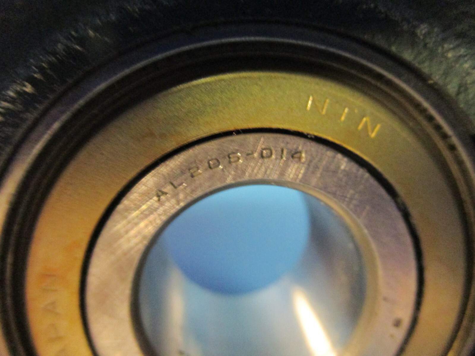 NTN AELPL205-014 Ball Bearing Pillow Block, 7/8″ Bore, Eccentric Locking Collar