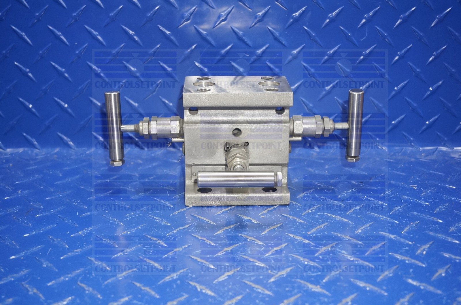 ANDERSON GREENWOOD MANIFOLD M4AVIS USD 3 VALVE MANIFOLD