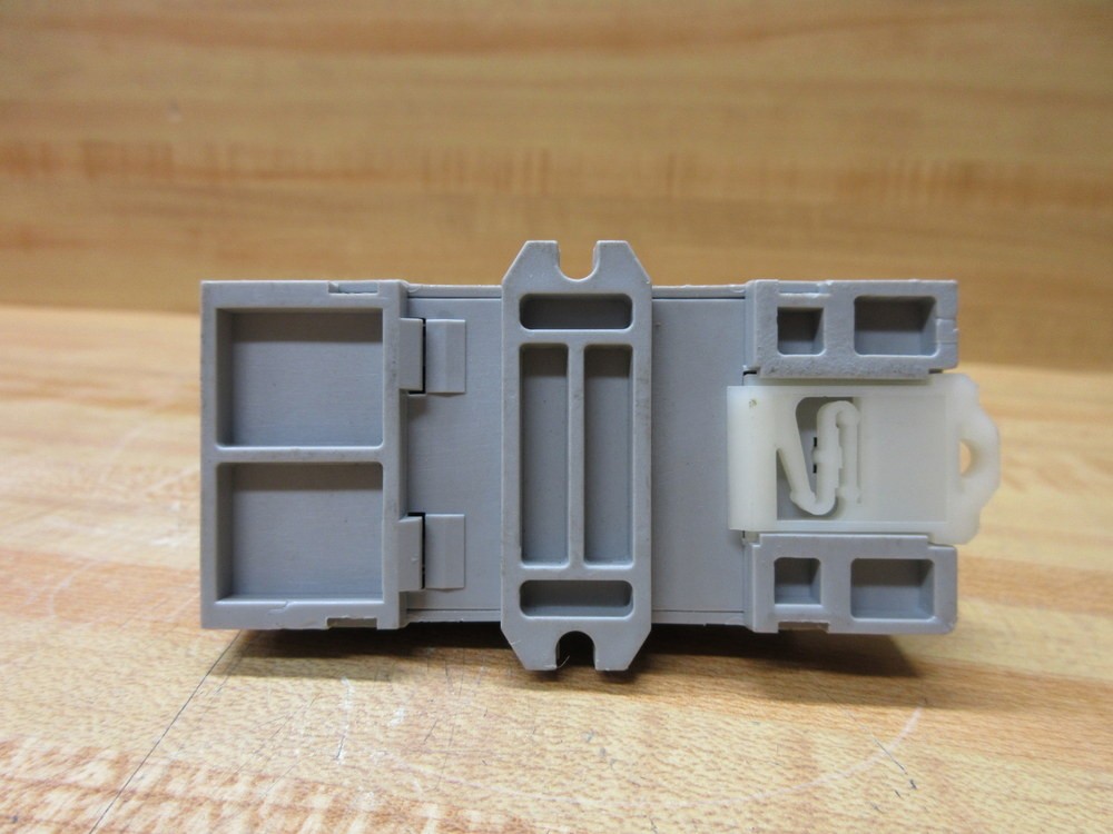 Potter & Brumfield 27E893 Relay Socket w/White Clip
