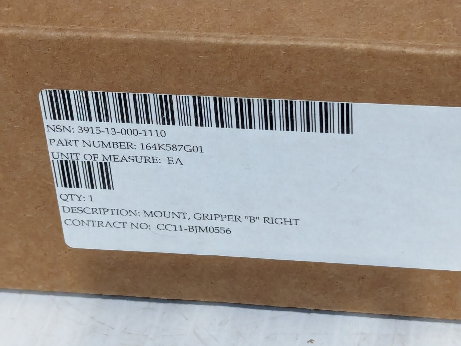 164K587G01 Gripper Mount “B” Right, 3915-13-000-1110