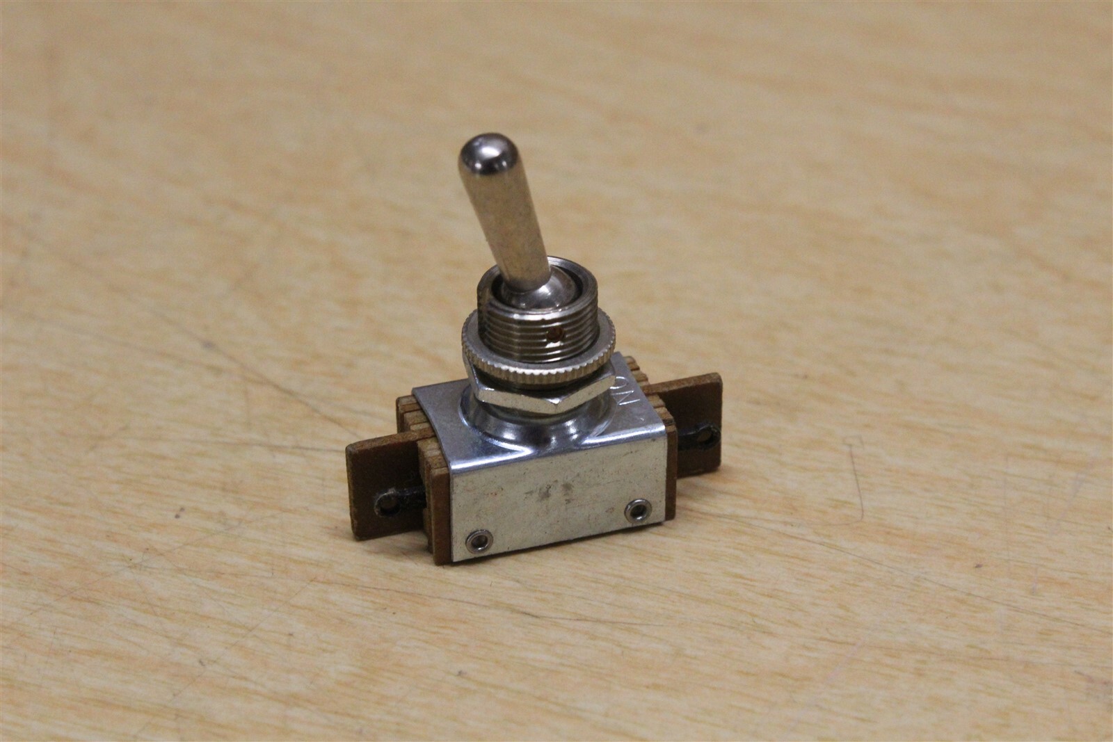 NEW Arrow Hart Toggle Switch 20902 CX *FREE SHIPPING*