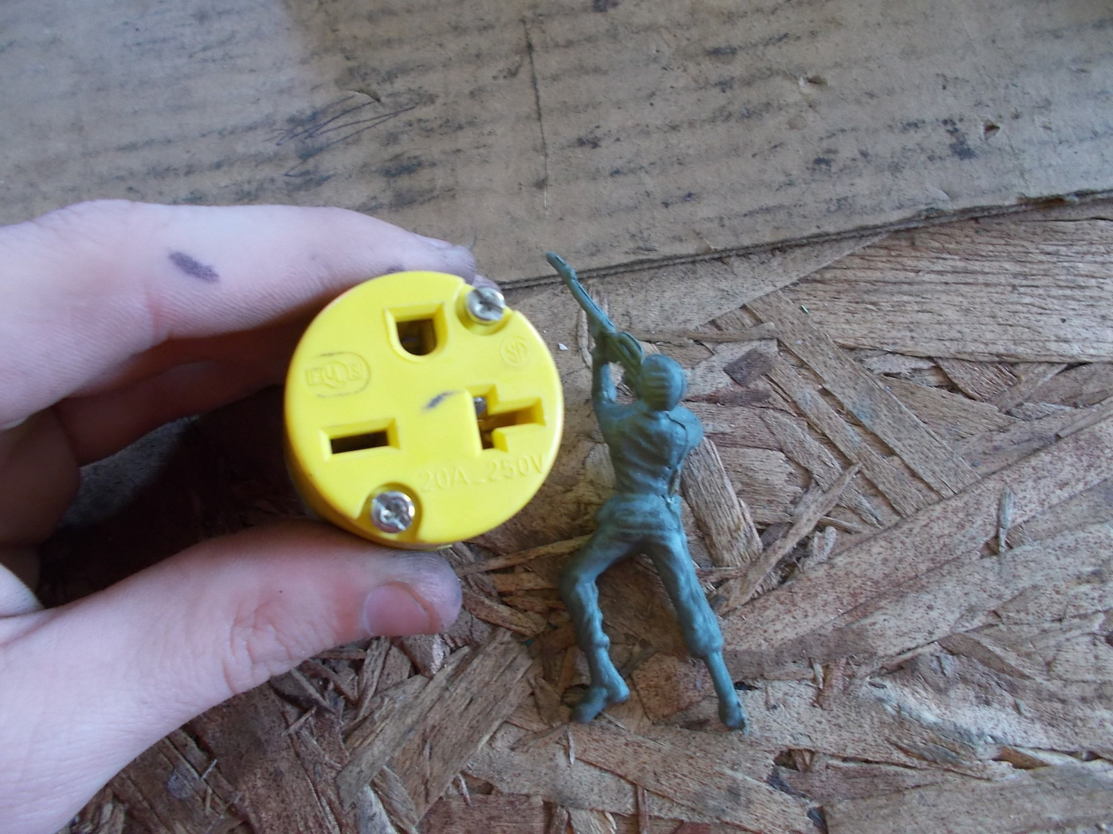 3-Pin Female Yellow Connector Plug 20A 250V *FREE SHIPPING*