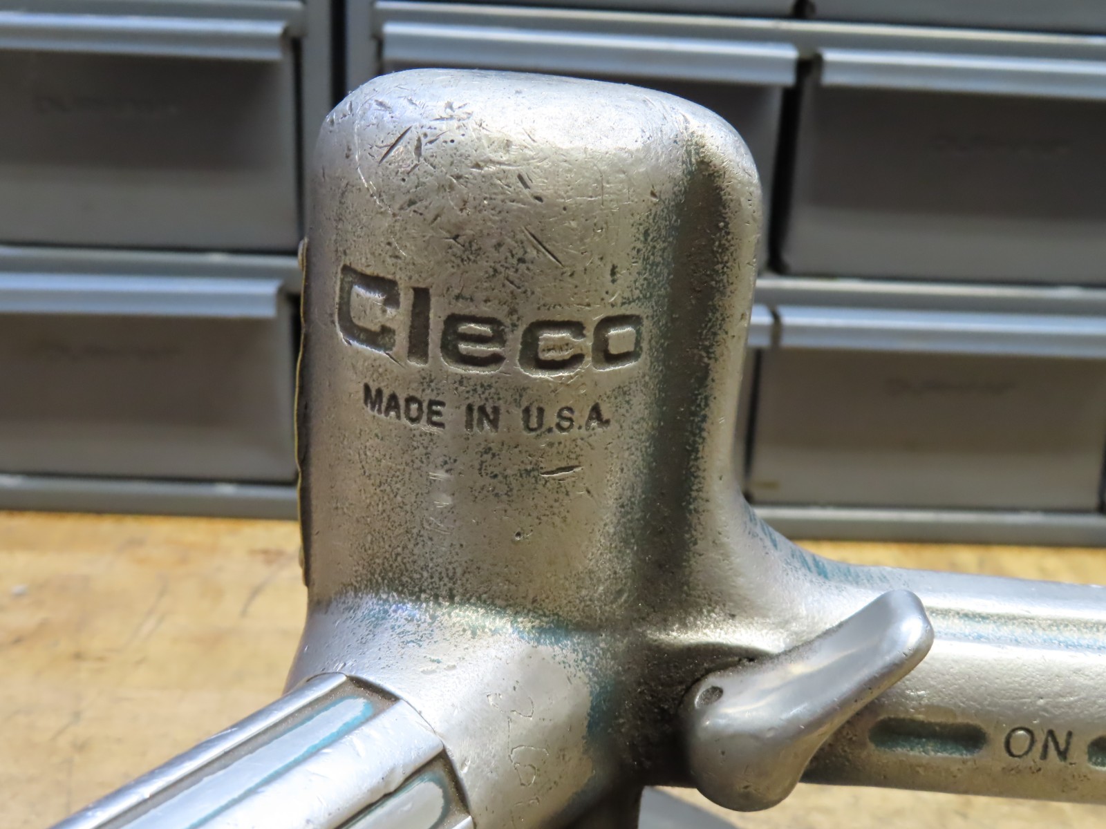 Cleco 15V C60B 6000 RPM vertical grinder buffer sander polisher Work/runs Great!