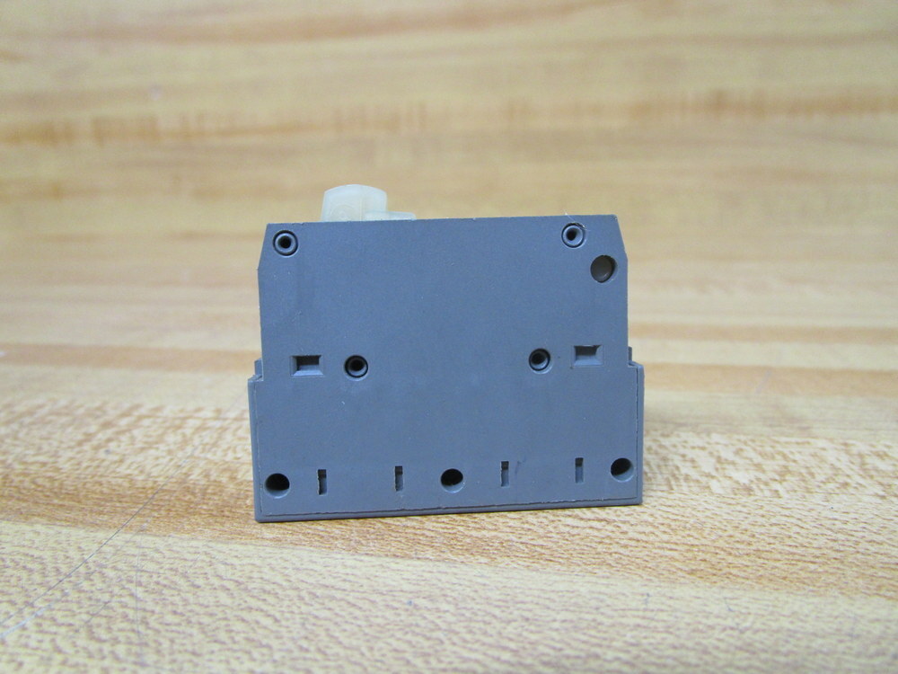 Asea Brown Boveri 1SAM401901R1001 ABB Auxiliary Contact Block Chipped
