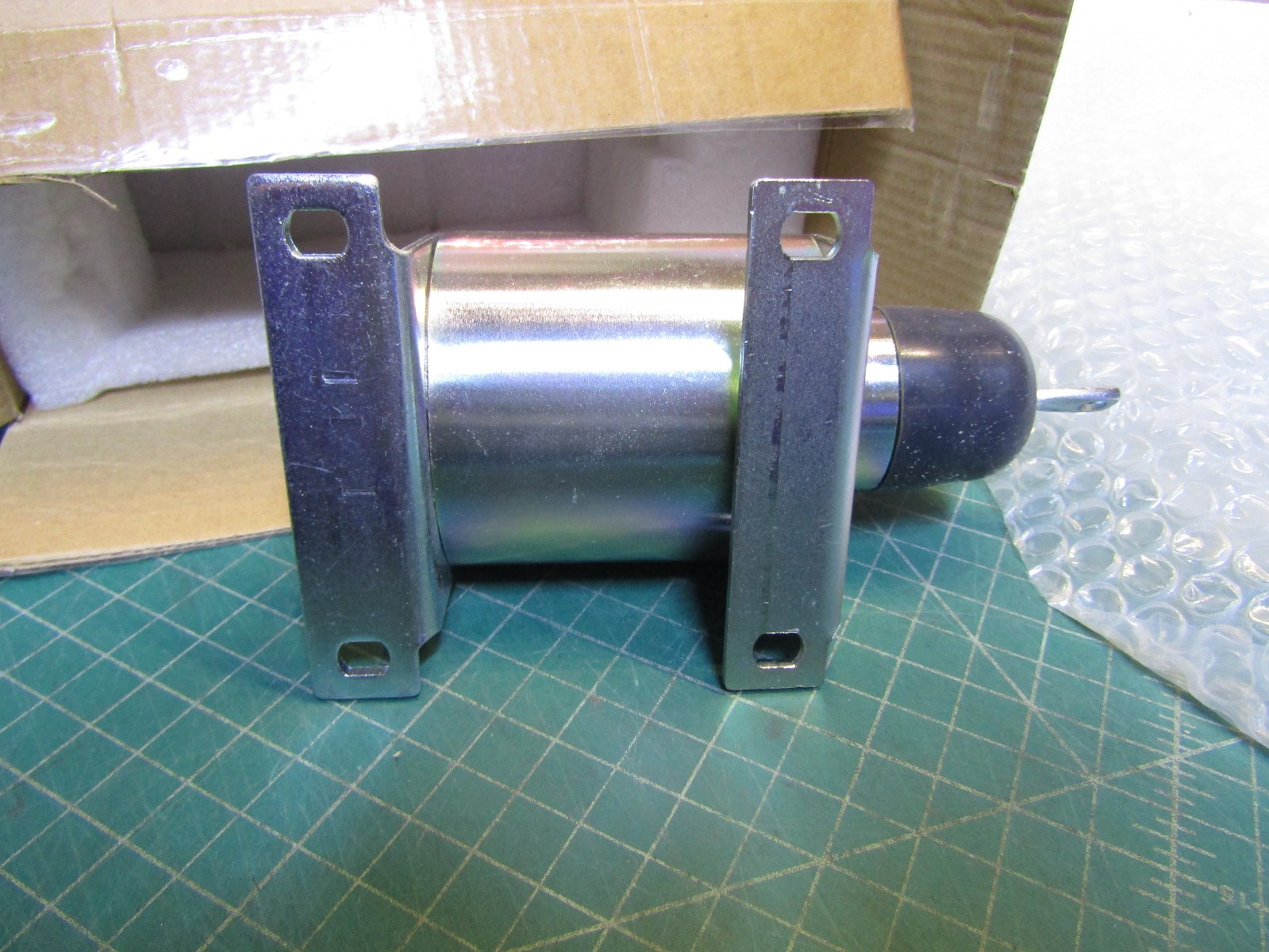 1 – Fuel Stop Solenoid Thermo King C-600/ SB200/230 HD 46647746 vdc12. NEW