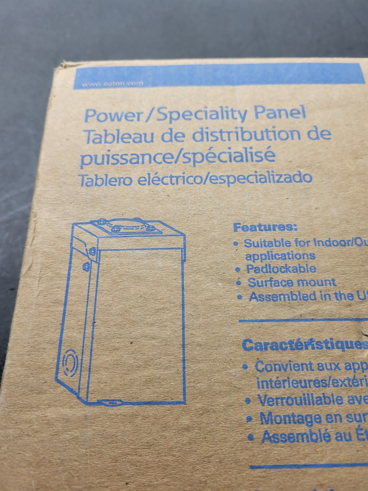 Eaton CHU4N7NS Power Outlet Panel.