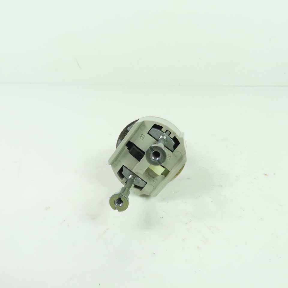 Allen Bradley 800T-H42A 2-Position Selector Switch Ser T Type 4,13