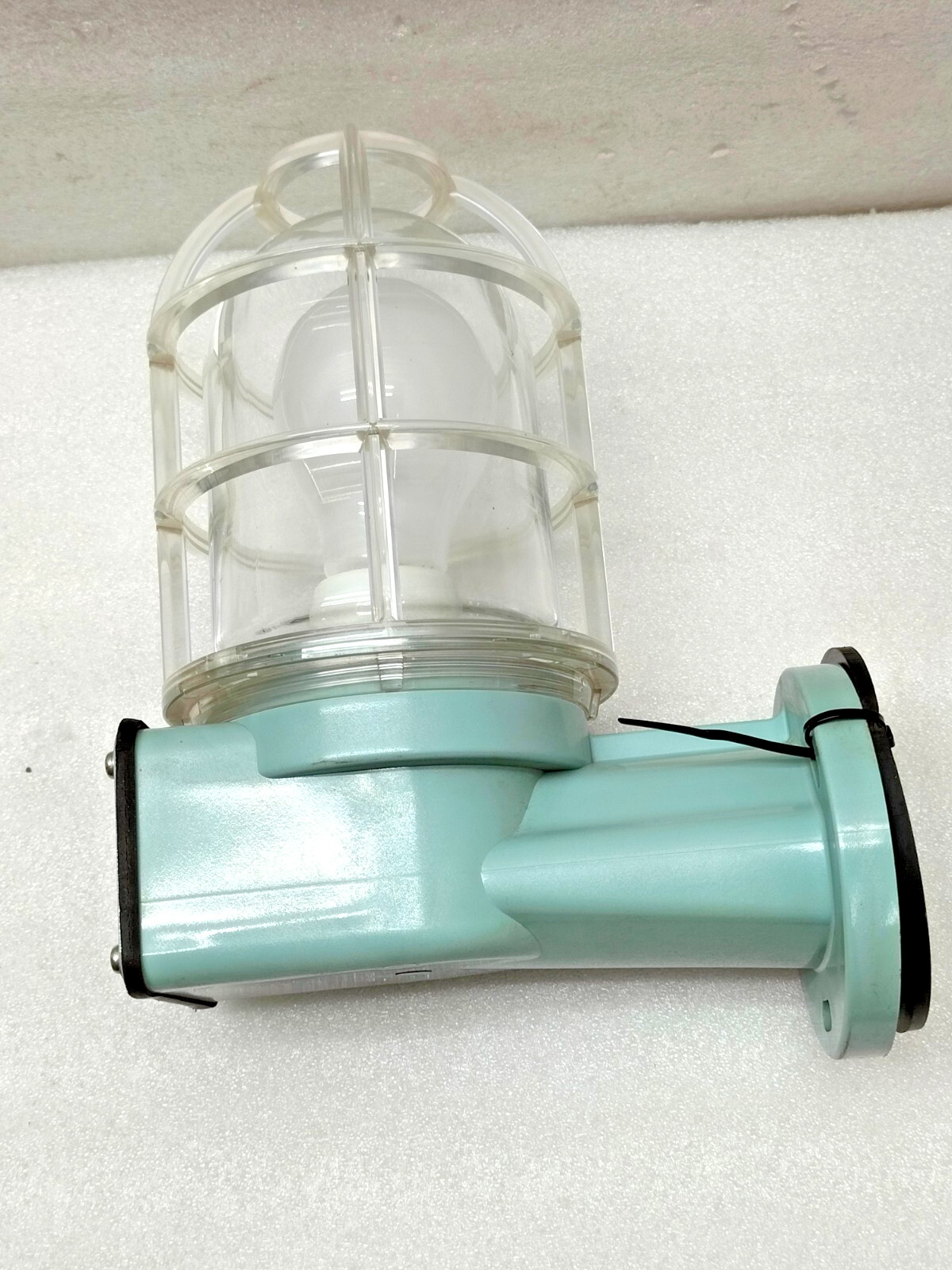 KOKOSHA INCANDESCENT LIGHT 250V 60W IP56