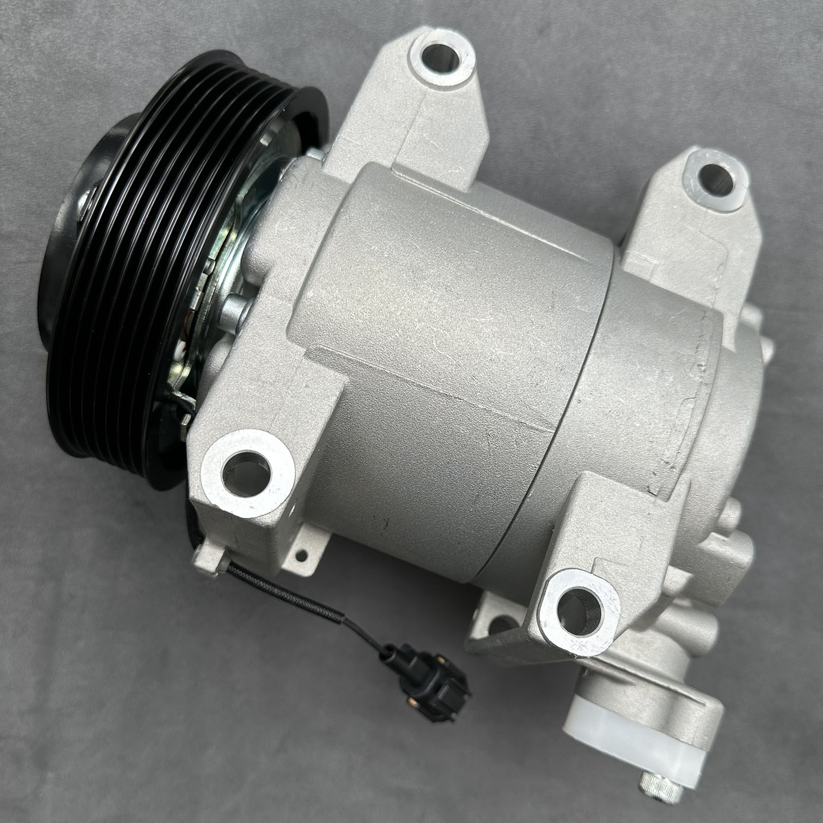 Brand New A/C Compressor 92600-4KV0A AD-1185N for Nissan Frontier