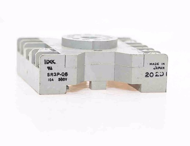 IDEC SR3P-06 10A 300V 11-PIN RELAY SOCKET NEW WITH WARRANTY! (A489)