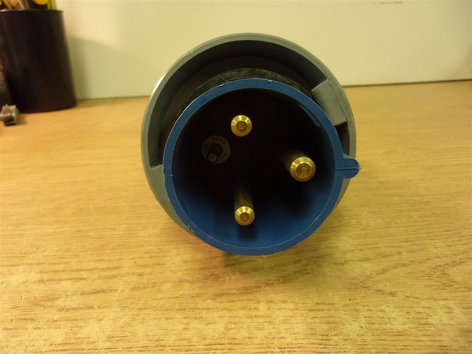 Hubbell 363P6W 63A 220V Pin & Sleeve Water-tight Plug *FREE SHIPPING*