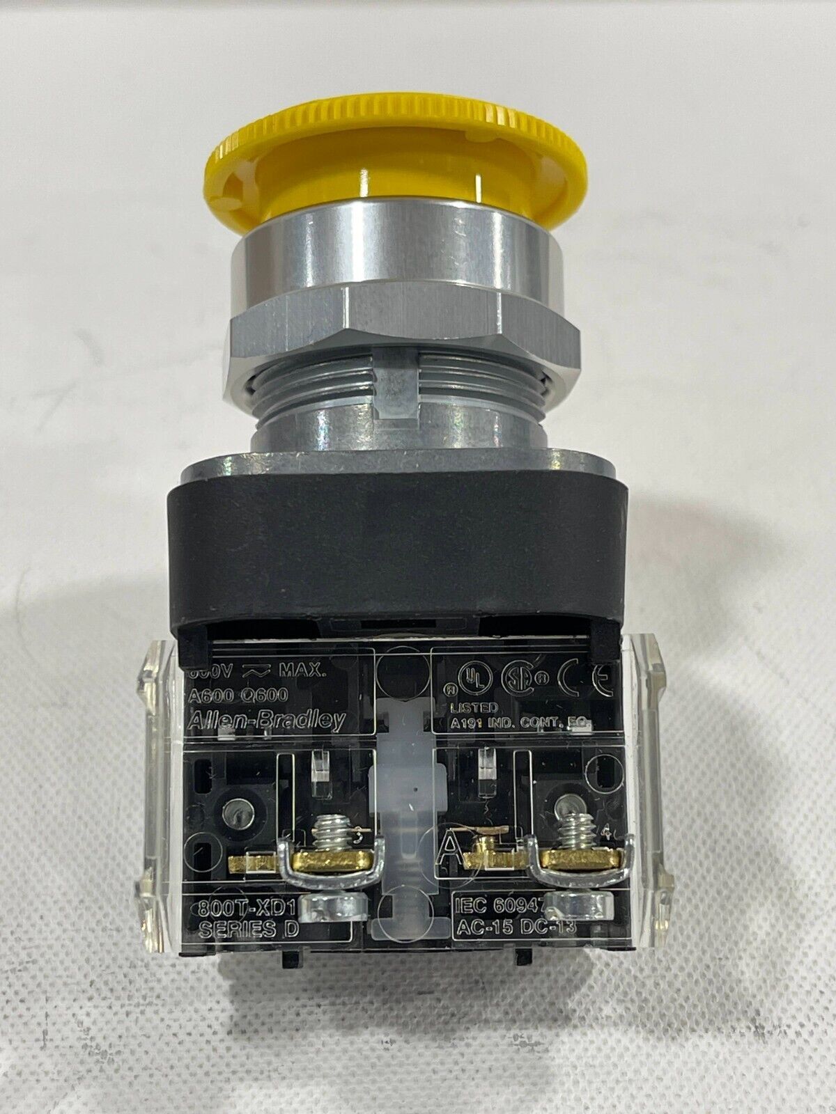New! Allen Bradley 800T-FXT9D1 30mm Push-Pull 2 Position Twist Release Yellow