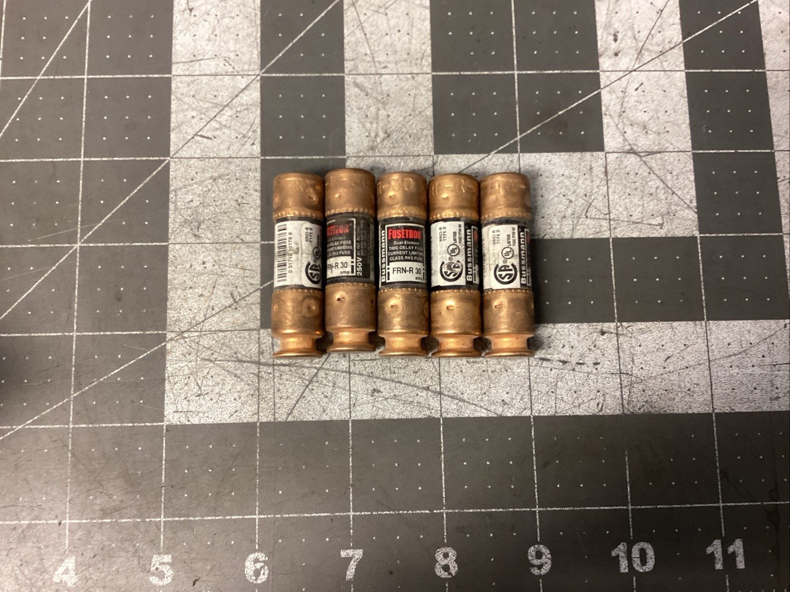 Bussmann FRN-R 30 Fusetron Fuse 250 V LOT OF 5 (LXB12L)