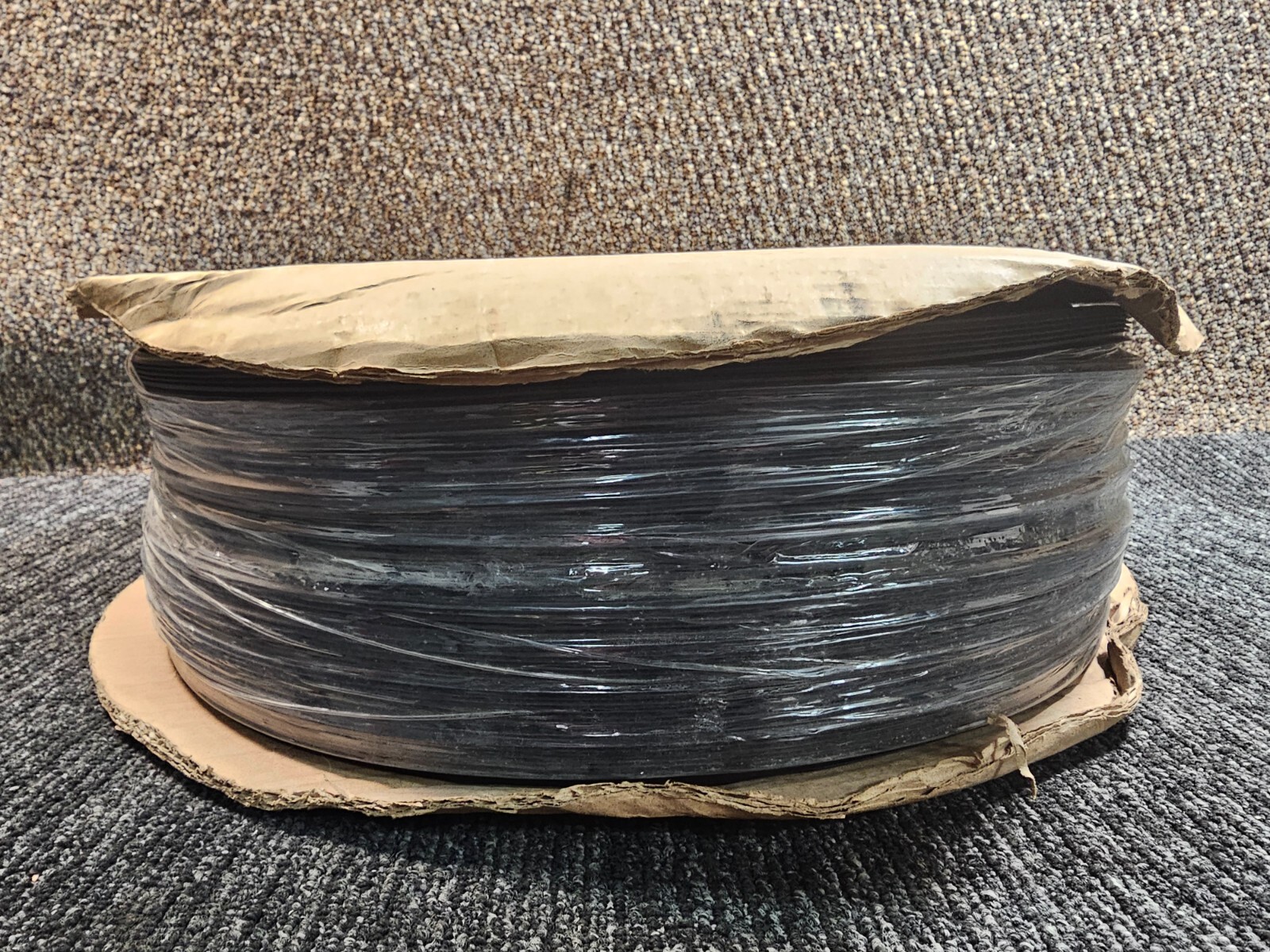 (QTY 2) Superior Extrusions Large Spool #40 500 Feet 36574 Black