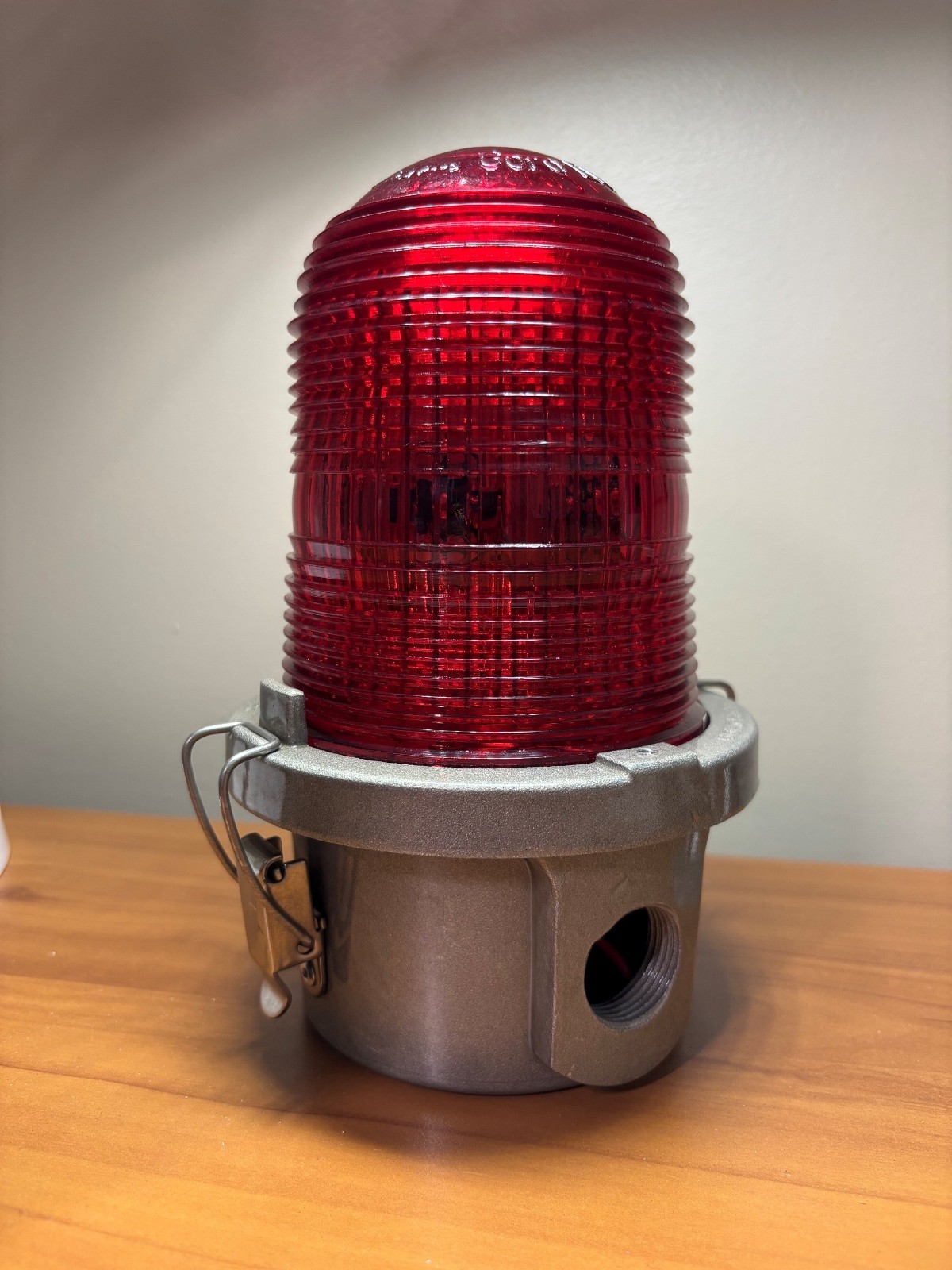 Tower and Tall Structure Obstruction Lights, Single Light (OB-1) L-810