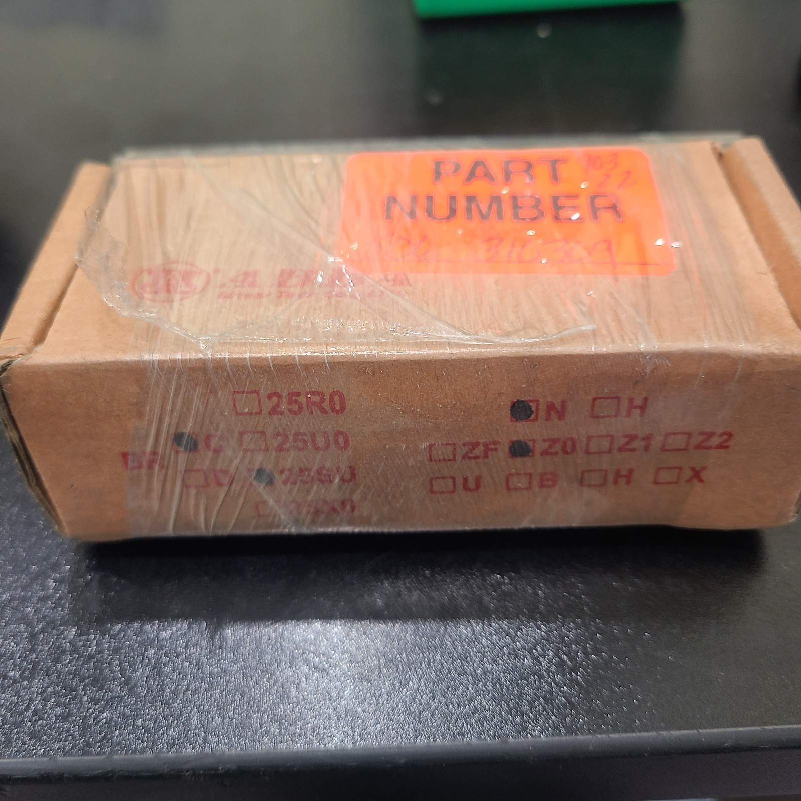 BM3000 Linear Guide Assembly Block 4-1/4 in Rail Preform Clip Load