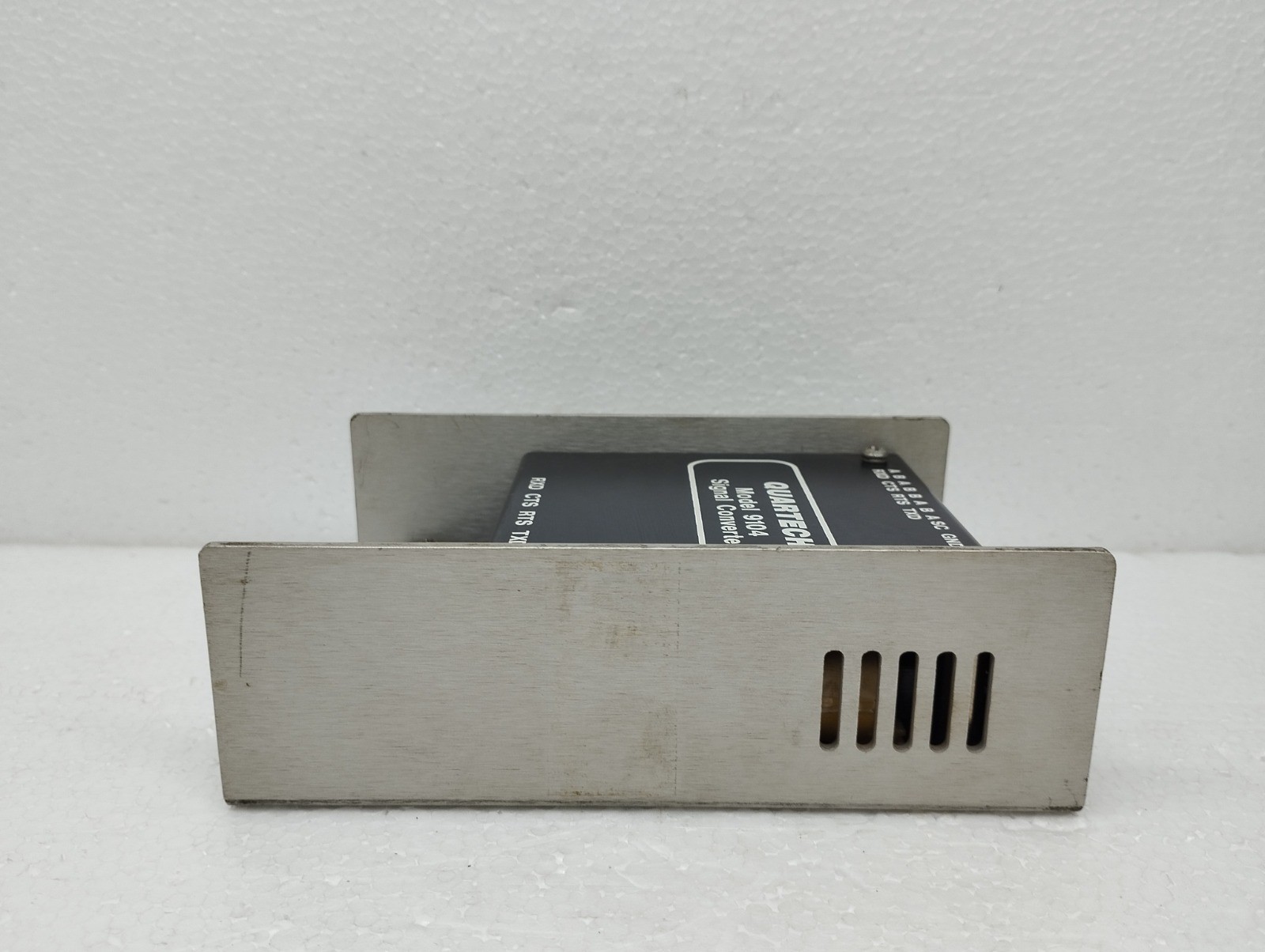 QUARTECH 9104 SIGNAL CONVERTER Used 1pc