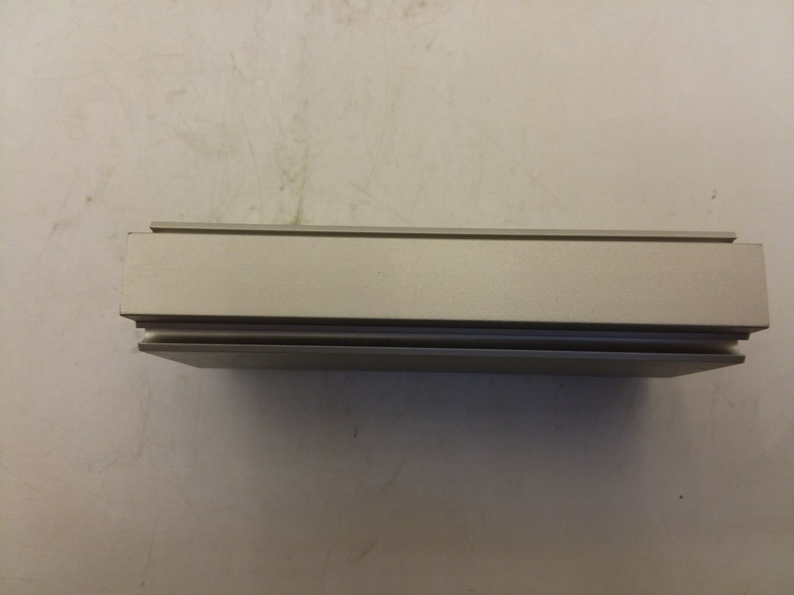 SMC CQUB32-75 COMPACT PLATE CYLINDER MAX PRESSURE 0.7 MPA NNB