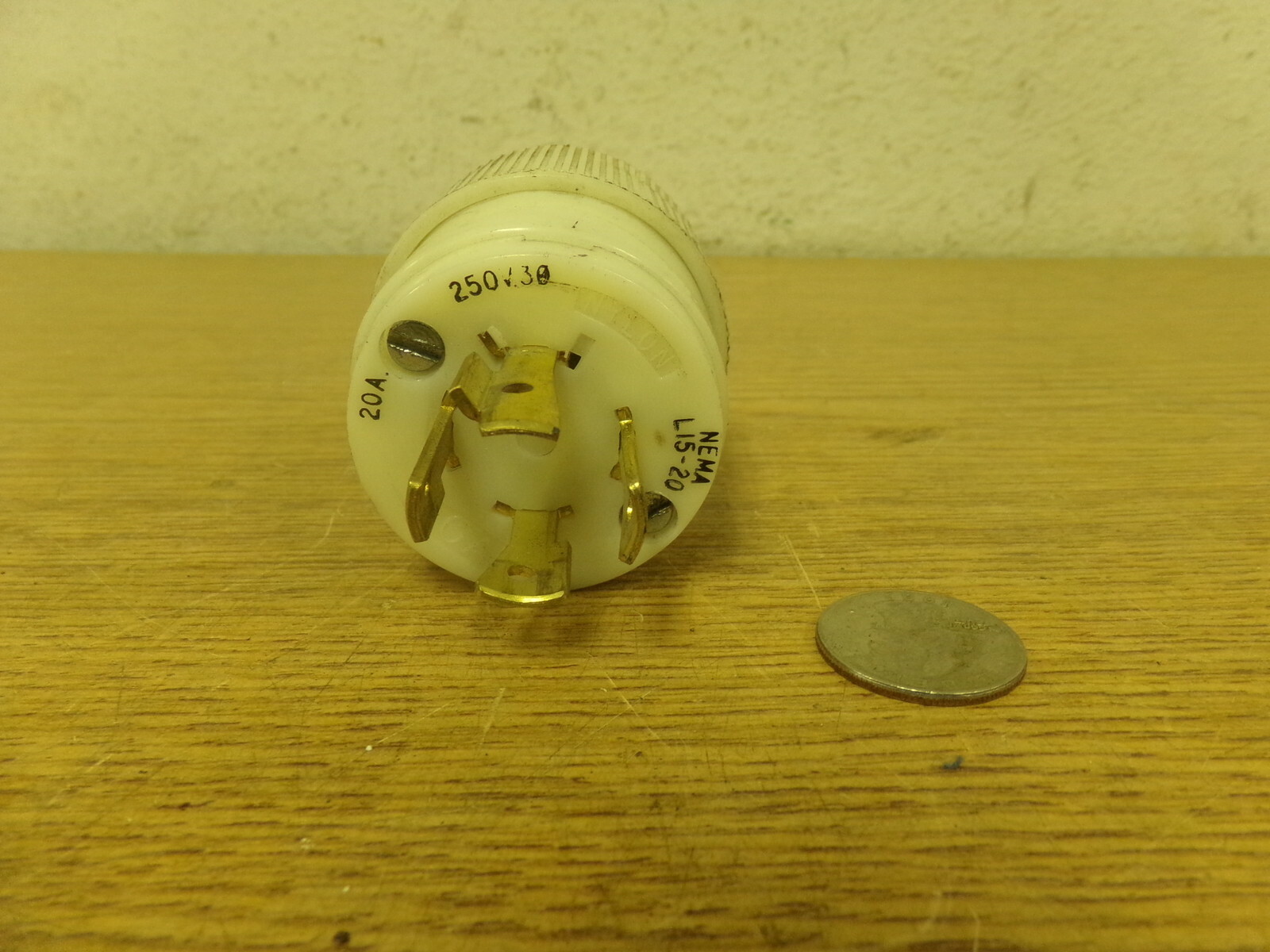 Turn and pull 20A 25V 30 Nema L15-20 Plug *FREE SHIPPING*