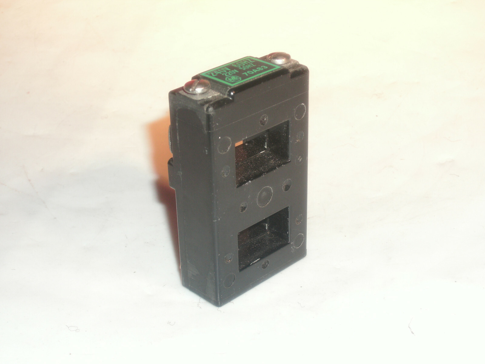 ALLEN BRADLEY 70A83 OPERATING COIL SIZE 00 220/240V 50/60Hz