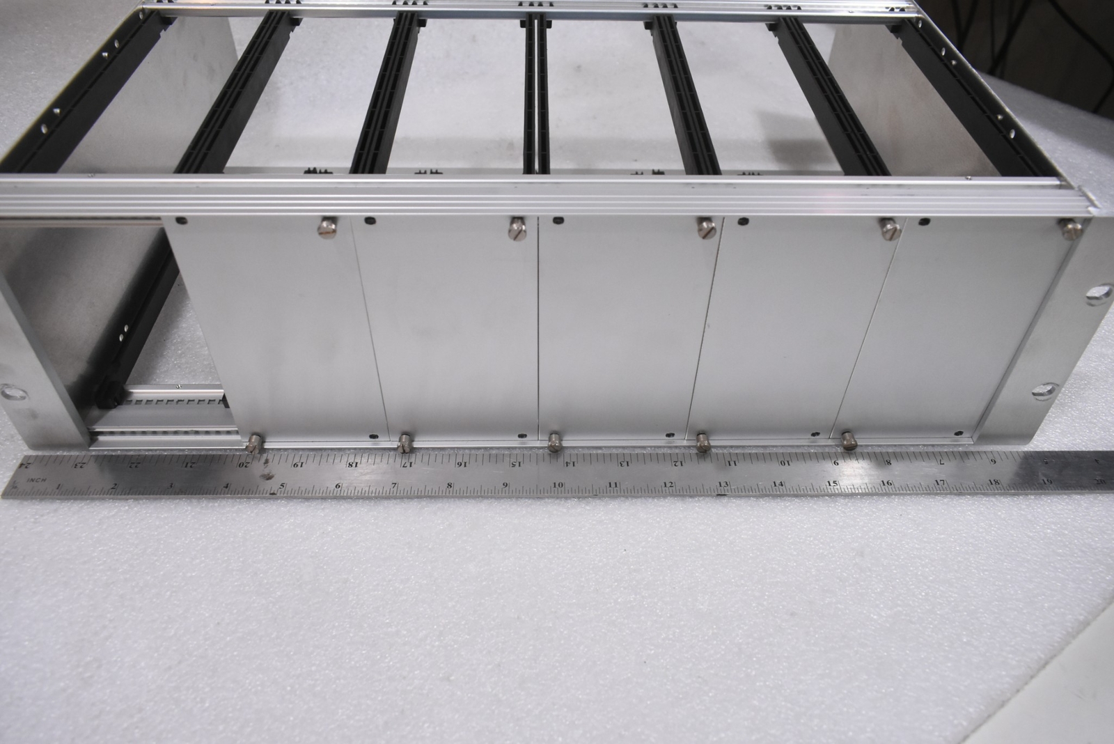 RACK MOUNT CHASSIS 6 SLOT 13″ DEPTH X 19″ WIDTH X 5.25″ HEIGHT