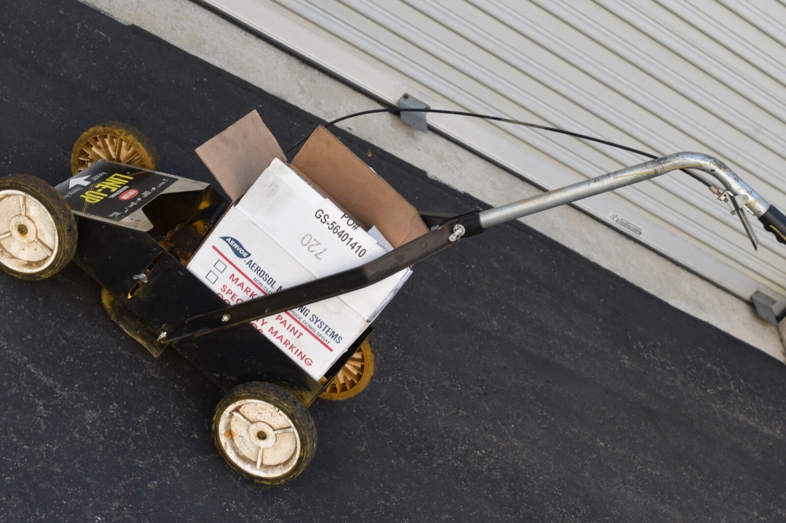 Krylon Industrial PAVEMENT STRIPING MACHINE BLACK w 10 pc paint cans