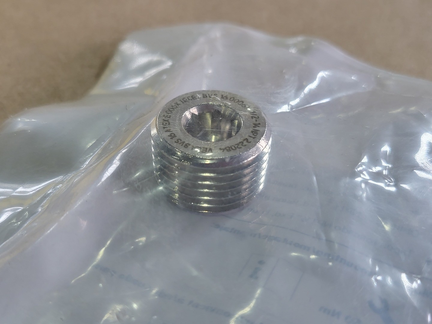 SURPLUS NEW VEGA VEGABAR82 Pressure Transmitter